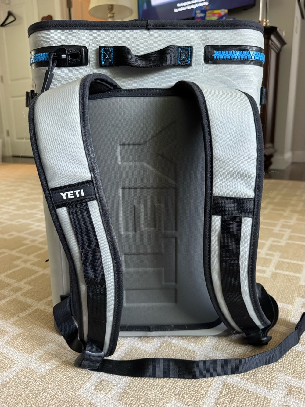 YETI Hopper BackFlip 24 Soft Backpack Cooler Gray Blue Waterproof Insulated - Picture 9 of 15